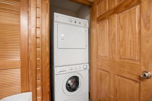 Foto sihtkohas Pigeon Forge asuva majutusasutuse Poplar Point Condo Unit 12E by Eden Crest galeriist