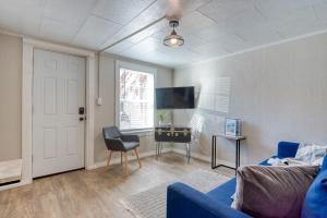 Χώρος καθιστικού στο #StayInMyDistrict HeritageHouse 2Bedroom Apartment