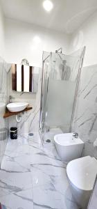 Koupelna v ubytování VATICAN ERA Guest House