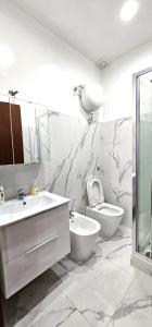 Koupelna v ubytování VATICAN ERA Guest House