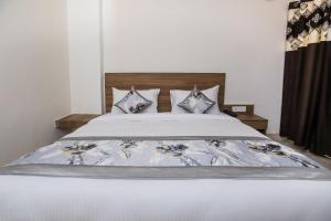 Легло или легла в стая в OYO Flagship Hotel Mint Residency Near Dwarka Sector 9 Metro Station