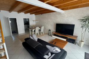 Televisyen dan/atau pusat hiburan di Maisonette Wohnung in Vlotho