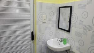 Gallery image of R and E Guest House in Puerto Princesa City