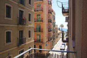 Üldine merevaade või majutusasutusest Charming Seaside Apartment in Barceloneta, Renovated with Stunning Sea Views pildistatud vaade