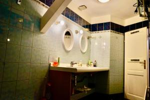 Koupelna v ubytování U6 Schöpfwerk Hostel 11