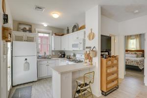 صورة لـ Summer Village Family Cottage with Community Perks! في Westford