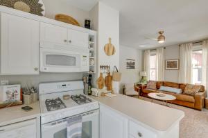 صورة لـ Summer Village Family Cottage with Community Perks! في Westford