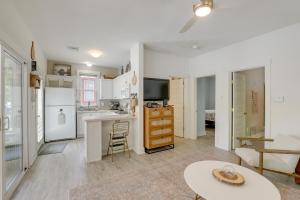 صورة لـ Summer Village Family Cottage with Community Perks! في Westford