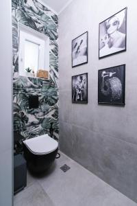 Un baño de Iceberg Suite with Jacuzzi