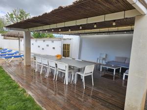 Patio alebo iná vonkajšia časť ubytovania Es Molí de'n Palmer