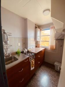 Η κουζίνα ή μικρή κουζίνα στο TU CASA EN ESPAÑA Y PEATONAL - COCHERA PRIVADA INCLUIDA - Microcentro