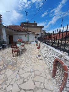 Gallery image of Aleko Guest House in Gjirokastër +24 photos