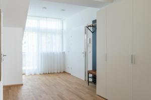 Fotografia z galérie ubytovania Luxurious 70 m2 with Balcony & Air Conditioning vo Viedni
