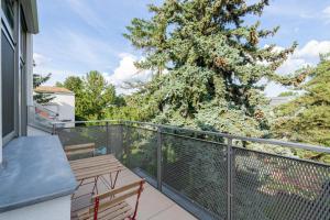Fotografia z galérie ubytovania Luxurious 70 m2 with Balcony & Air Conditioning vo Viedni