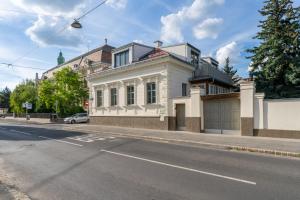 Fotografia z galérie ubytovania Luxurious 70 m2 with Balcony & Air Conditioning vo Viedni