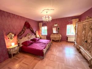 Postel nebo postele na pokoji v ubytování Schloss in der sächsischen Schweiz - Luxus Apartments