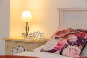 Postel nebo postele na pokoji v ubytování Villa Cesarica Novalja