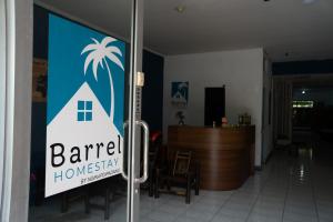 Certifikát, hodnocení, plakát nebo jiný dokument vystavený v ubytování BARREL HOMESTAY - Near Mentawai fast ferry, cooking class, transport - tour bukittinggi by nginapdipadang