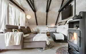 Χώρος καθιστικού στο 3 Bedroom Beautiful Home In Gilleleje