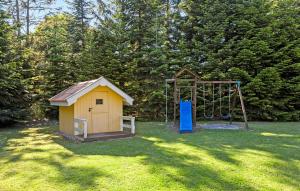 Herní místnost nebo prostor pro děti v ubytování Stunning Home In Tranekær With Sauna