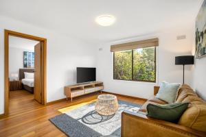 Aireys Inlet Getaway的电视和/或娱乐中心