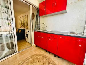 Kuhinja oz. manjša kuhinja v nastanitvi Studio cosy avec jardinet