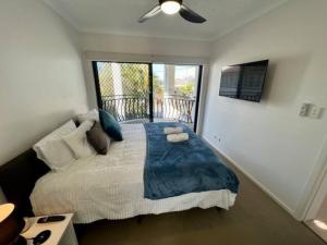 Postel nebo postele na pokoji v ubytování South Brisbane 2-Bed with Views & Parking