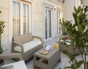 A seating area at Turkuaz Suites Bosphorus