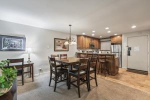 Η κουζίνα ή μικρή κουζίνα στο SNOW FLOWER 135 condo +41 φωτογραφίες