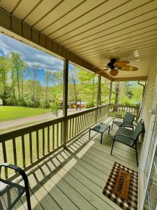 En balkon eller terrasse på Cozy Deluxe Cottage- 397