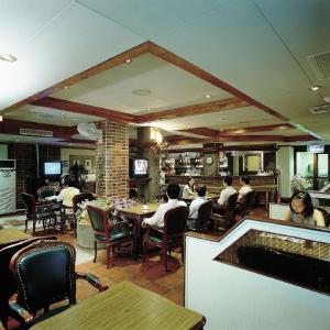 Restaurace v ubytování 龍昇商務休閒飯店