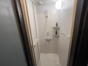 A bathroom at 遊廓荘