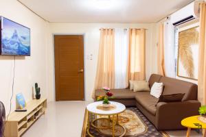 Khu vực ghế ngồi tại Affordable Up To 16 Guest Near Aqua Planet and Zoocobia