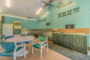 Kuchyňa alebo kuchynka v ubytovaní BIG4 Tasman Holiday Parks - South Mission Beach