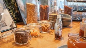 Comida no apart-hotel ou em algum lugar perto