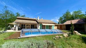 The swimming pool at or close to Villa Flora Lavenda