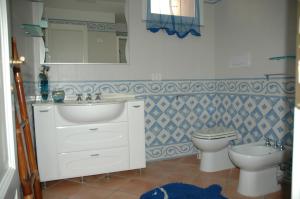A bathroom at Regina