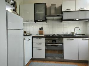 Kuchyňa alebo kuchynka v ubytovaní Konzul -Top apartment, strict center, parking