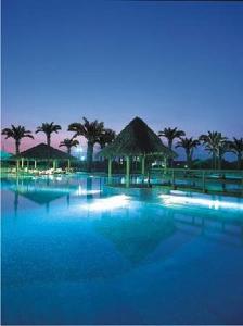 Bazén v ubytování Villaggio Stella Maris nebo v jeho okolí