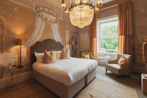 En eller flere senge i et værelse på No 15 by GuestHouse, Bath