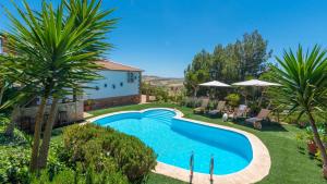 Bazén v ubytovaní Villa Gema Antequera - La Joya by Ruralidays alebo v jeho blízkosti