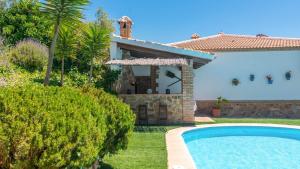 Bazén v ubytovaní Villa Gema Antequera - La Joya by Ruralidays alebo v jeho blízkosti