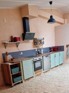 Η κουζίνα ή μικρή κουζίνα στο Stilvolles Loft mit viel Platz