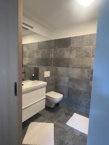 Ένα μπάνιο στο Haus Leeb +9 φωτογραφίες