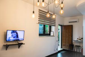 A television and/or entertainment centre at St. Peter Sweets