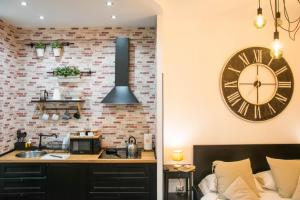 A kitchen or kitchenette at St. Peter Sweets