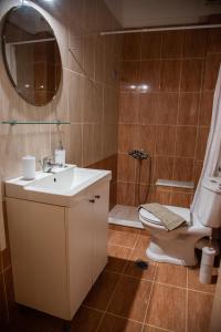 Ένα μπάνιο στο Modern apartment at Nea Artaki 2 +2 φωτογραφίες
