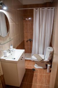 Ένα μπάνιο στο Modern apartment at Nea Artaki 2