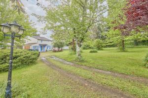 Zahrada ubytování Mas Blanc Monfaucon - Grande maison avec piscine