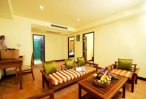 Posezení v ubytování Khaolak Orchid Beach Resort - SHA Extra Plus